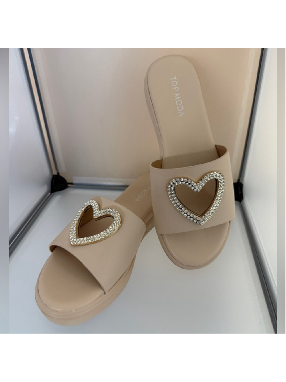 Top Moda Women's Heart Shape Platform Sandals Nude Size 7.5